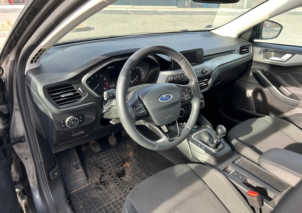 Ford Focus cena 53000 przebieg: 62500, rok produkcji 2018 z Wrocław małe 22
